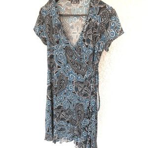 Apt 9, Size XL, Wrap Dress, blue, black, and white paisley inspired.